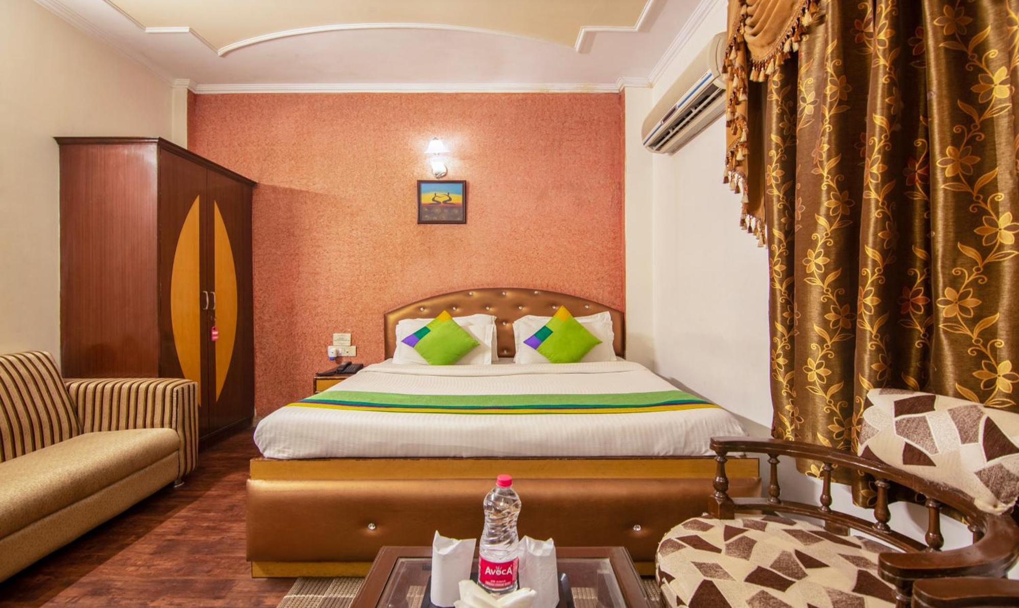 Treebo Paras International Дели Экстерьер фото